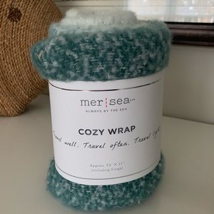 Mersea Cozy Travel Wrap